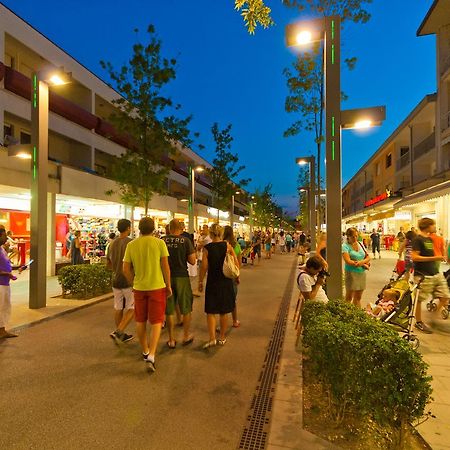 Appartamenti Lira Bibione Esterno foto