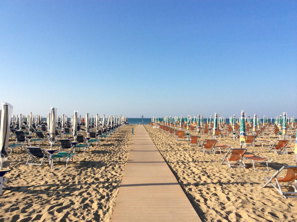 Appartamenti Lira Bibione Esterno foto